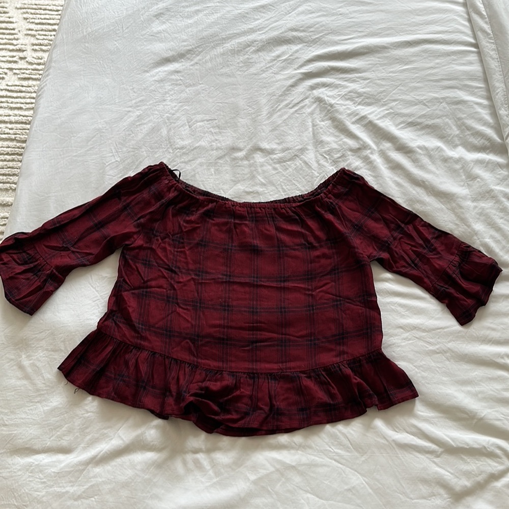 Burgundy plaid off-the-shoulder top size small. BB Dakota.